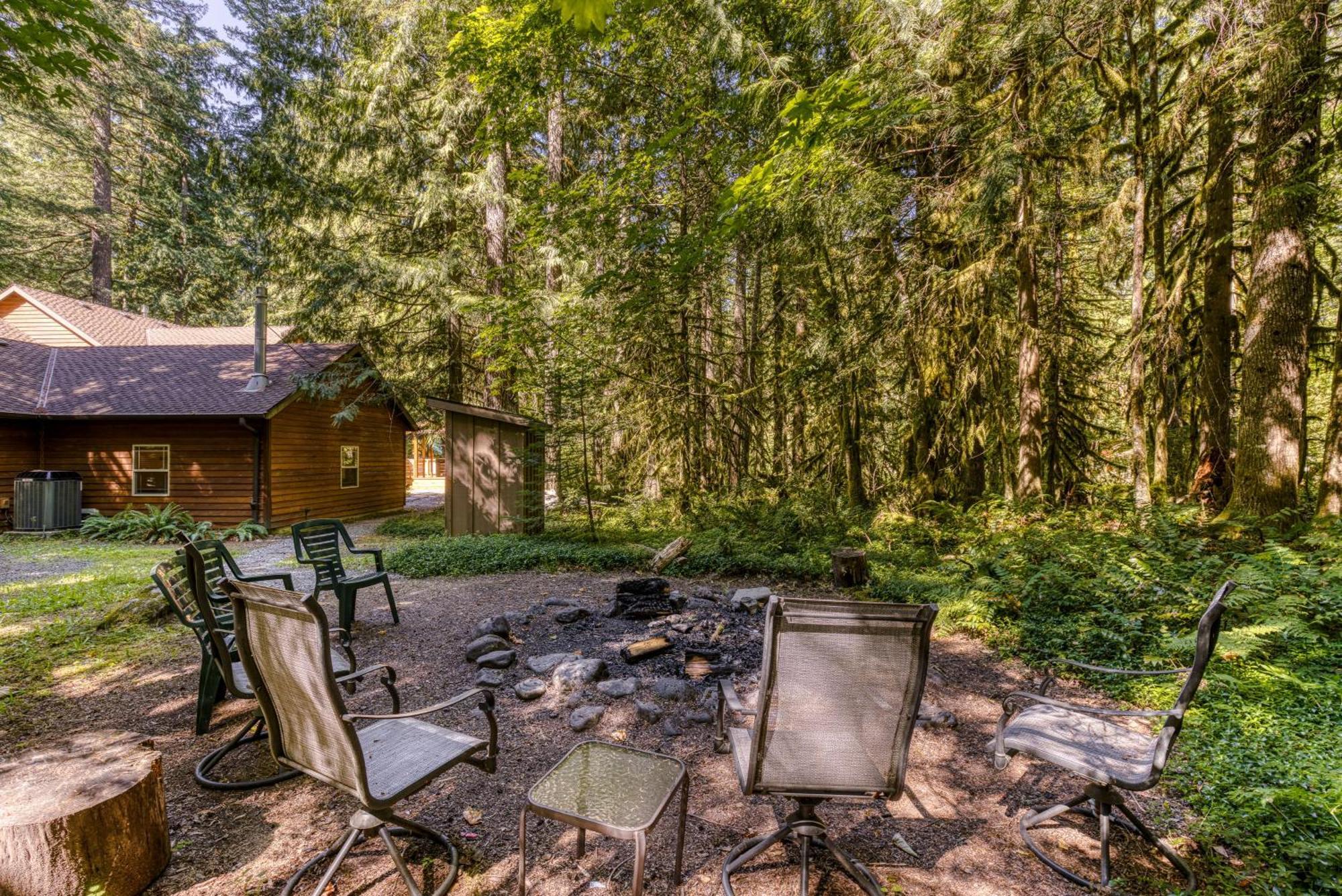 Salmon River Lodge Welches Екстериор снимка
